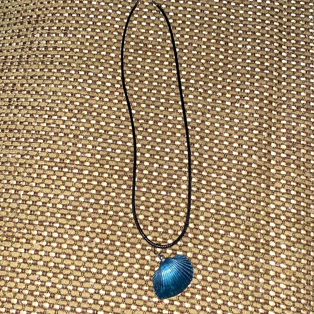 Necklace pearl blue